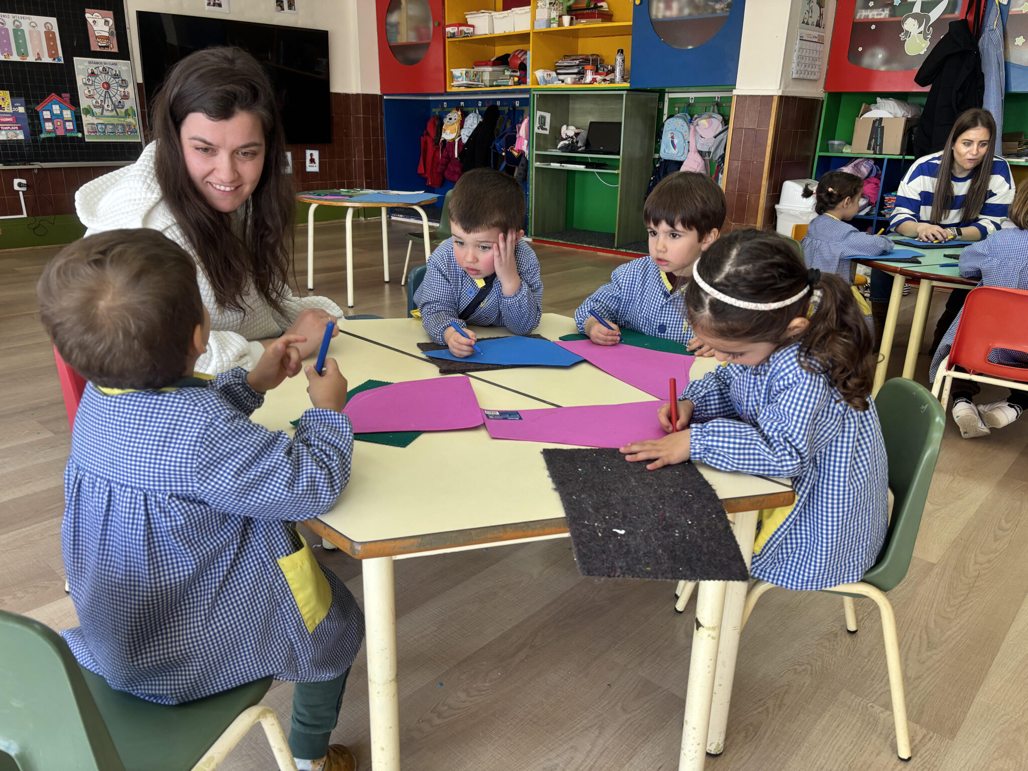 Taller “El Espacio” junto a las familias! ✨🚀